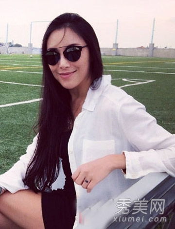 美容ceo达贝妮的发型分为长发和女人味